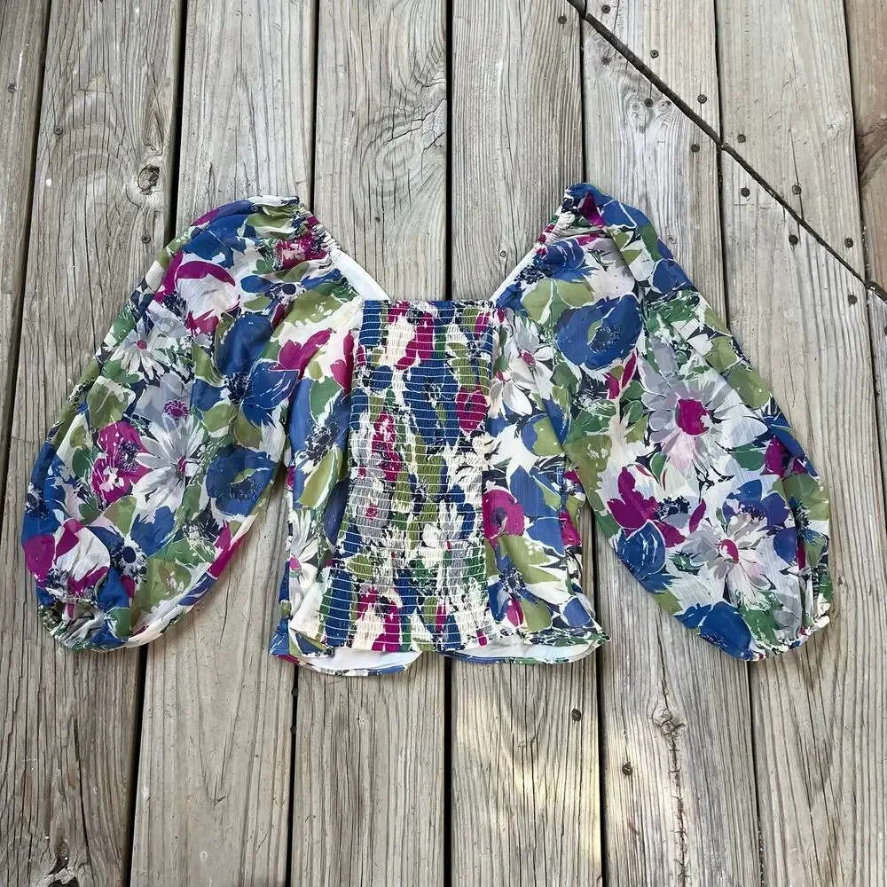 Express Women's Floral V-neck Ruched Puff Sleeve Smocked Back Top Size XS. NEW!